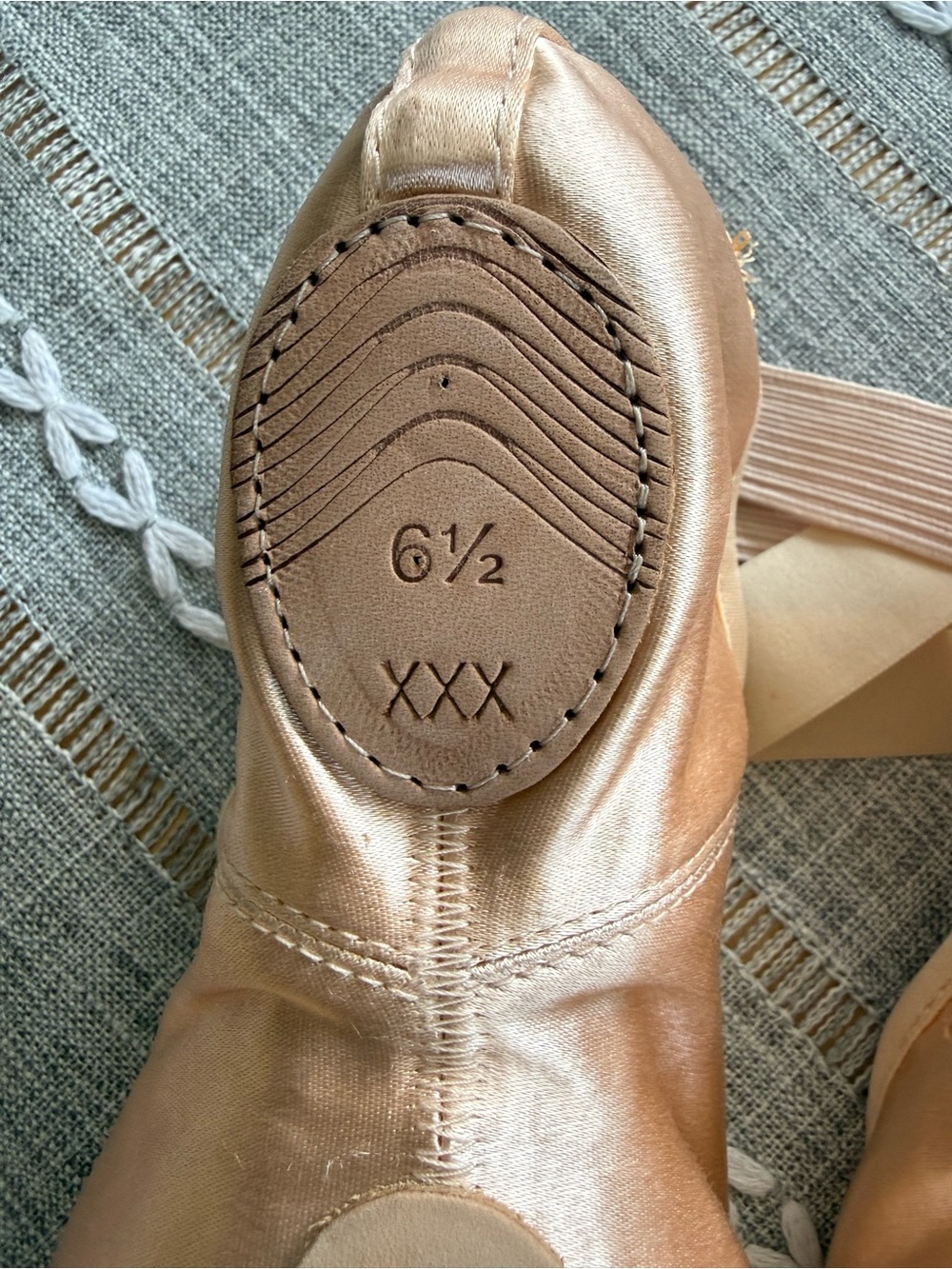 BLOCH Eurostretch Split Sole Pointe Shoes Never Worn Size 6.5 XXX - Picture 3 of 8
